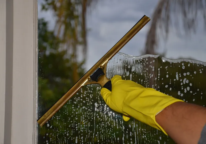 Raam en zonwering schoonmaken